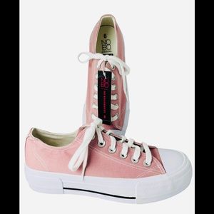 New! Women’s No Boundaries Pink Canvas Lace Memory Foam Athletic Shoes, Size 8